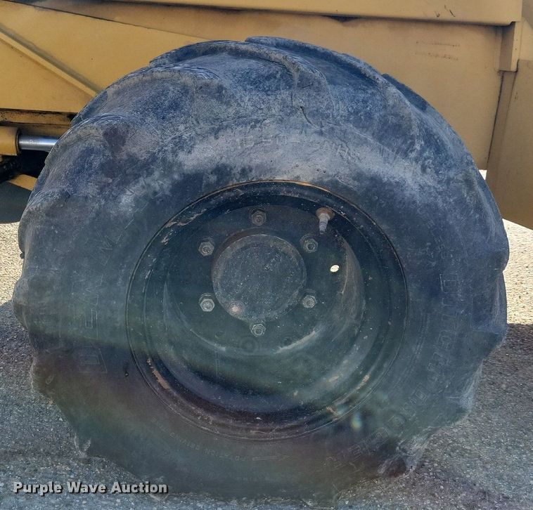 image for item MO9620 1998 Vermeer V-5800  trencher