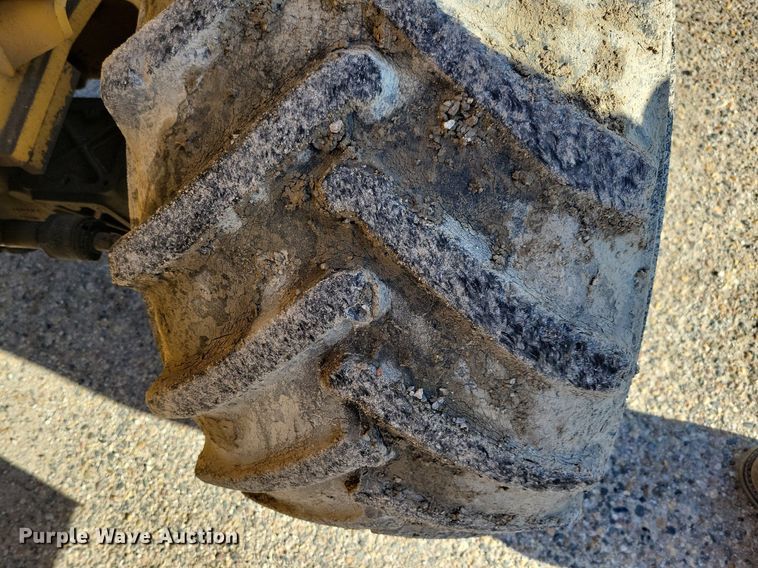 image for item MO9620 1998 Vermeer V-5800  trencher