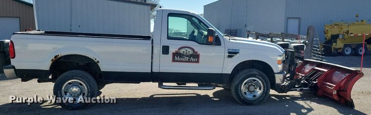 image for item MO9621 2009 Ford F250 Super Duty XLT  pickup truck