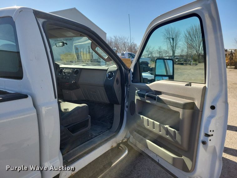 image for item MO9621 2009 Ford F250 Super Duty XLT  pickup truck