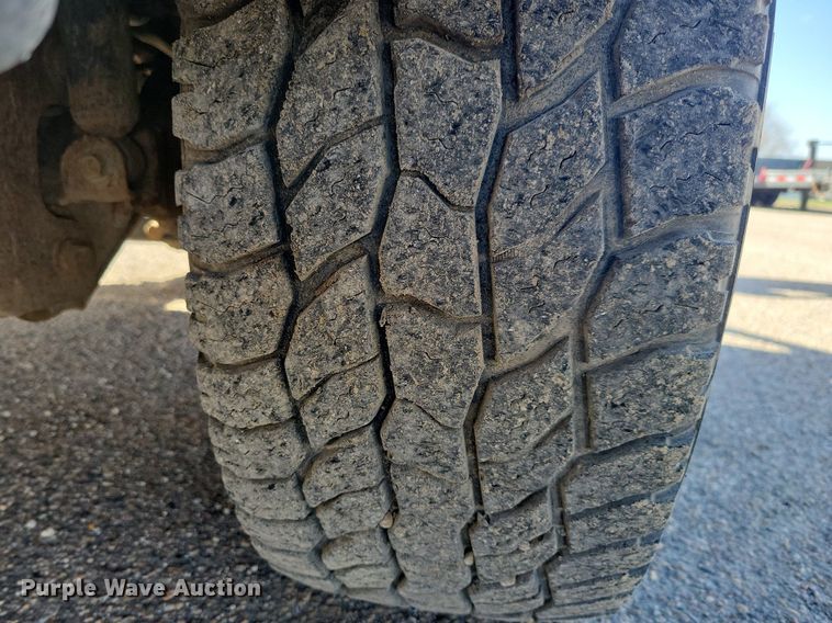 image for item MO9621 2009 Ford F250 Super Duty XLT  pickup truck