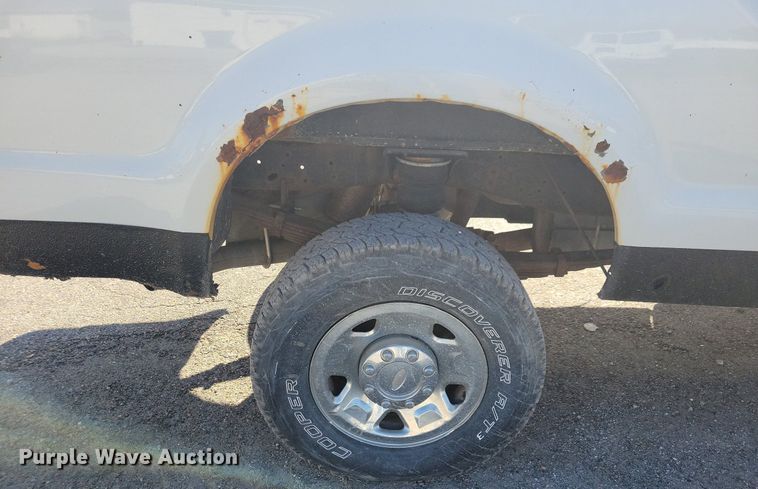 image for item MO9621 2009 Ford F250 Super Duty XLT  pickup truck