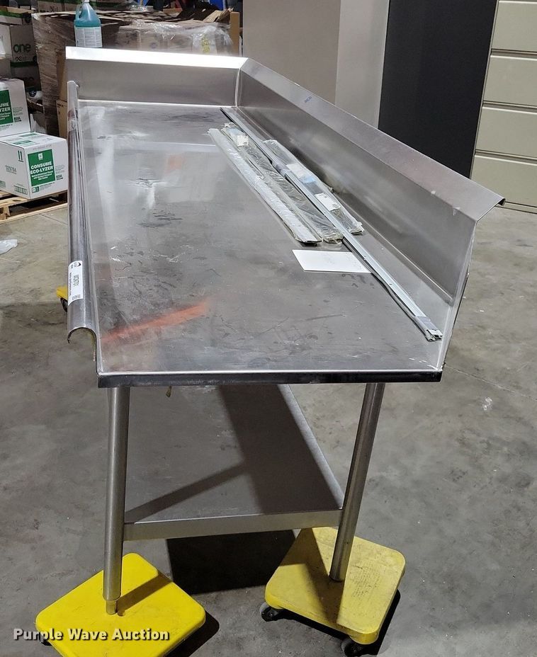 image for item MO9701 Stainless steel table