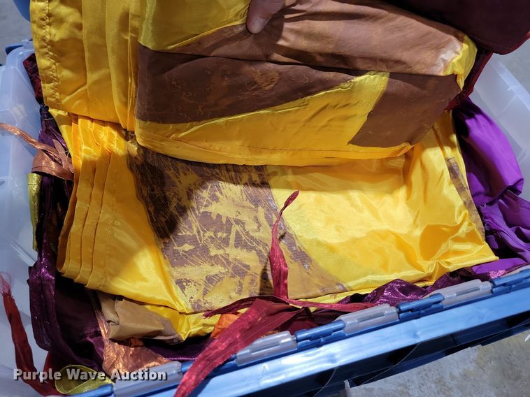 image for item MO9702 Clothing