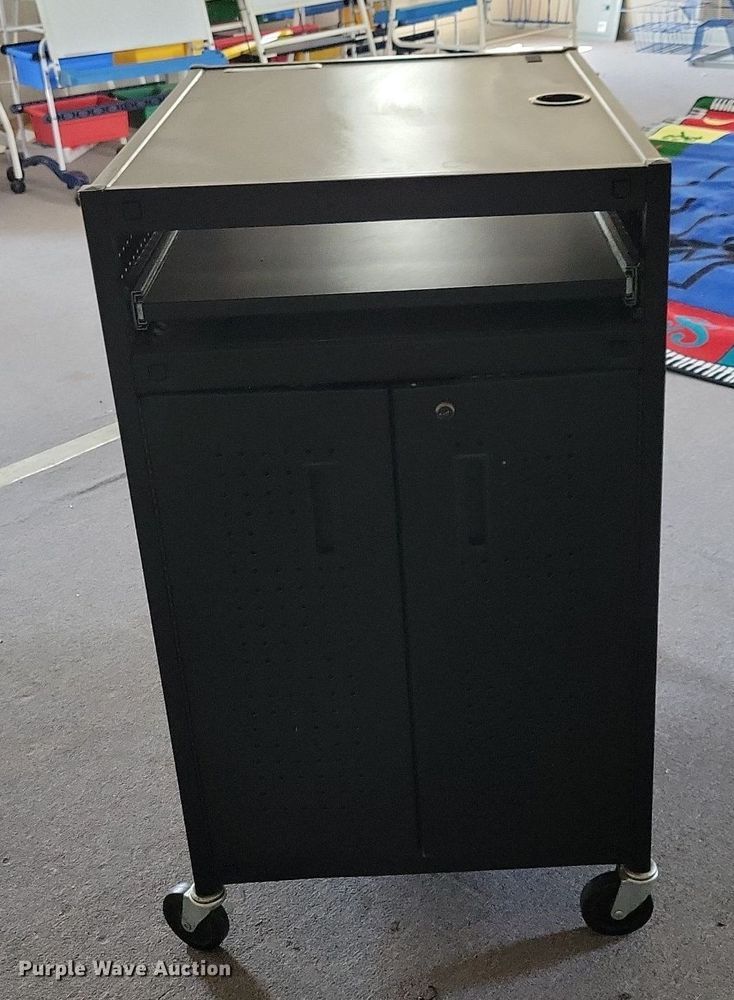 image for item MO9706 Media cart