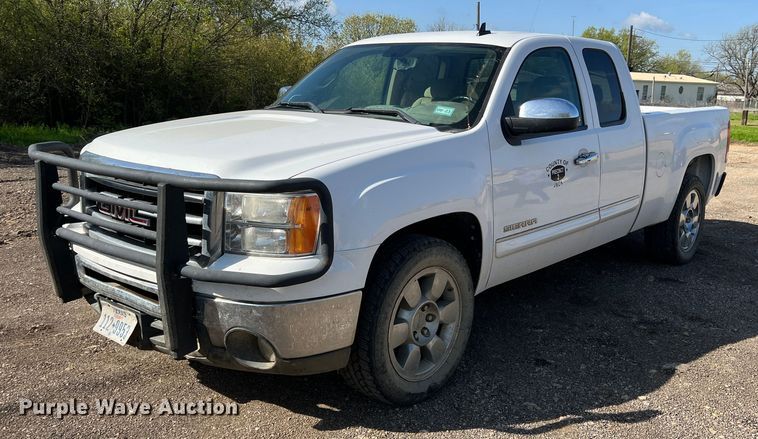 image for item MQ9878 2012 GMC Sierra 1500  Ext. Cab pickup truck