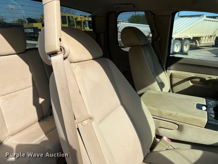 image for item MQ9878 2012 GMC Sierra 1500  Ext. Cab pickup truck