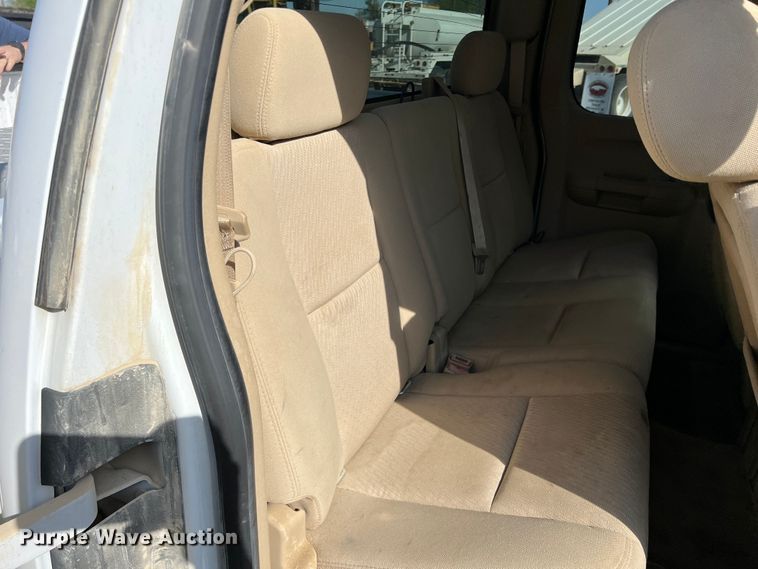 image for item MQ9878 2012 GMC Sierra 1500  Ext. Cab pickup truck