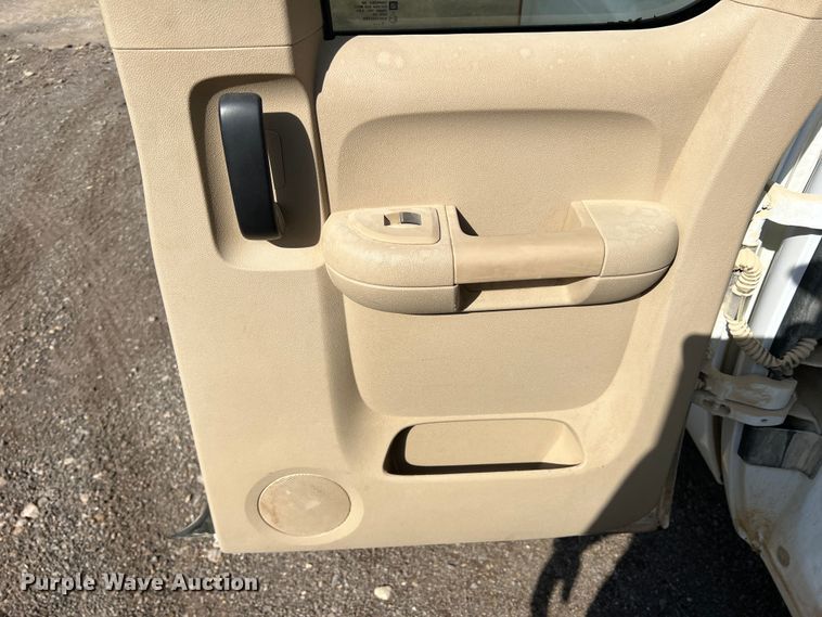 image for item MQ9878 2012 GMC Sierra 1500  Ext. Cab pickup truck