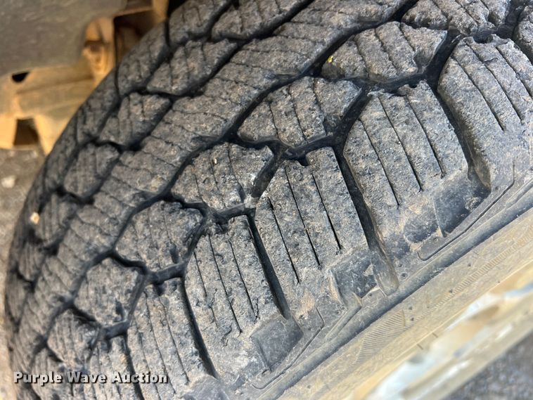 image for item MQ9878 2012 GMC Sierra 1500  Ext. Cab pickup truck