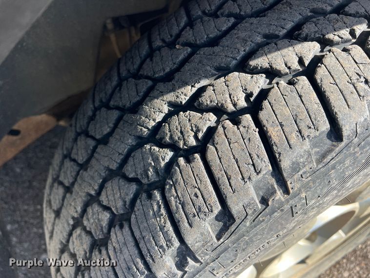 image for item MQ9878 2012 GMC Sierra 1500  Ext. Cab pickup truck