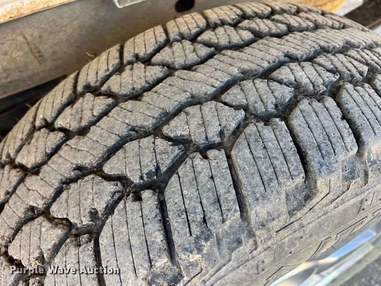 image for item MQ9878 2012 GMC Sierra 1500  Ext. Cab pickup truck