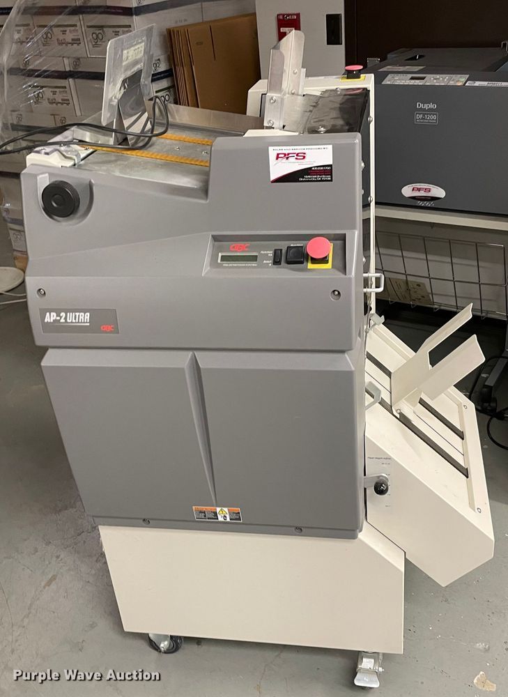 image for item MR9310 GBC AP-2 Ultra  paper binder/punch