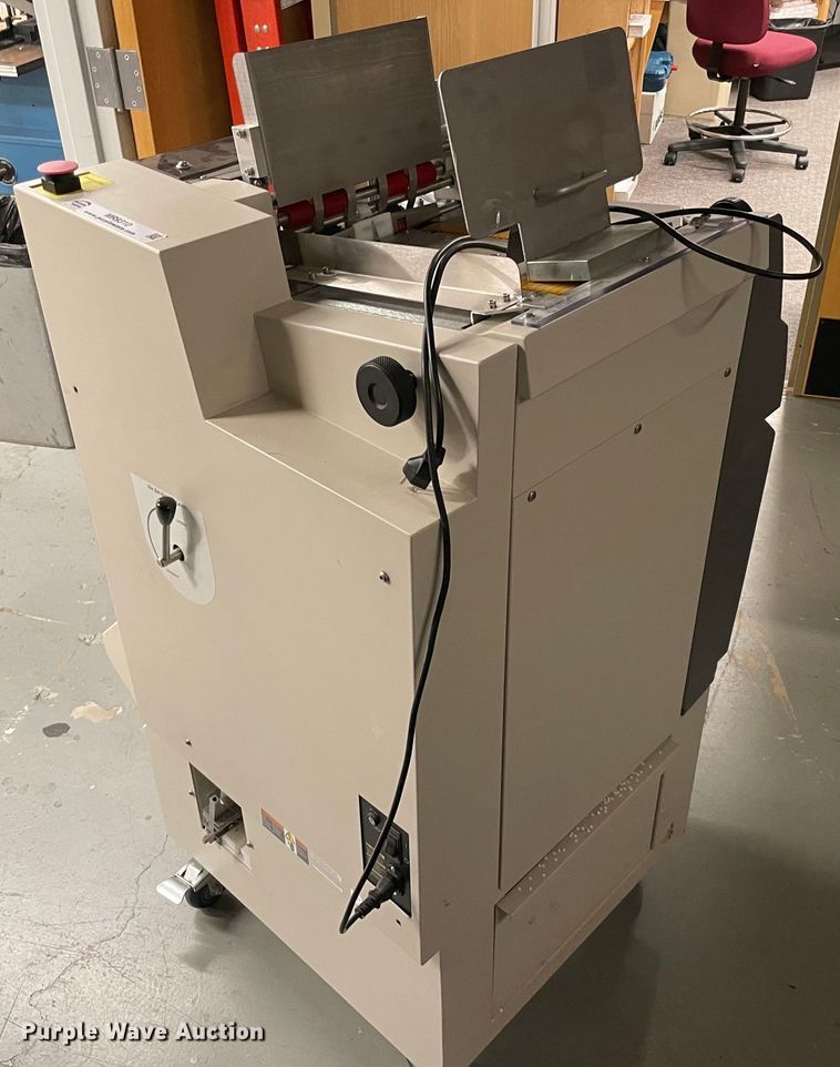 image for item MR9310 GBC AP-2 Ultra  paper binder/punch