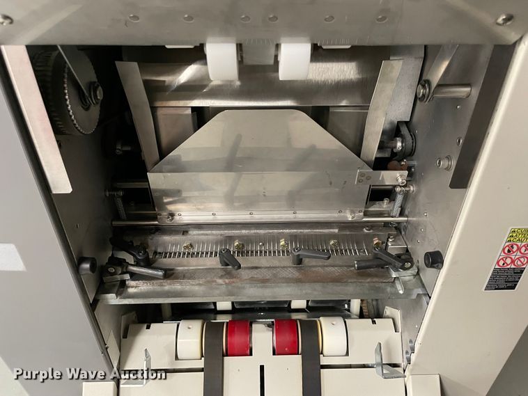 image for item MR9310 GBC AP-2 Ultra  paper binder/punch