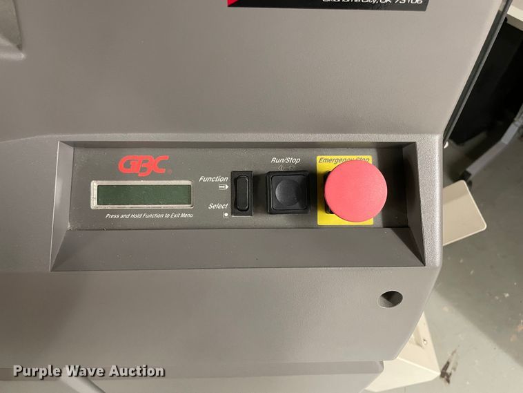 image for item MR9310 GBC AP-2 Ultra  paper binder/punch