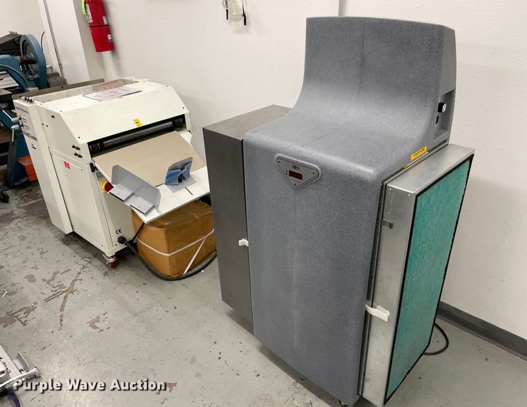 image for item MR9314 Graphic Whizard VividCoater XDC530 Micro  UV coater