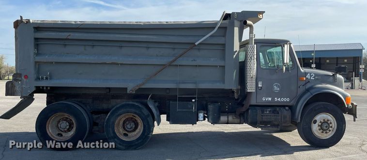 image for item MS9559 1998 International 4900  dump truck