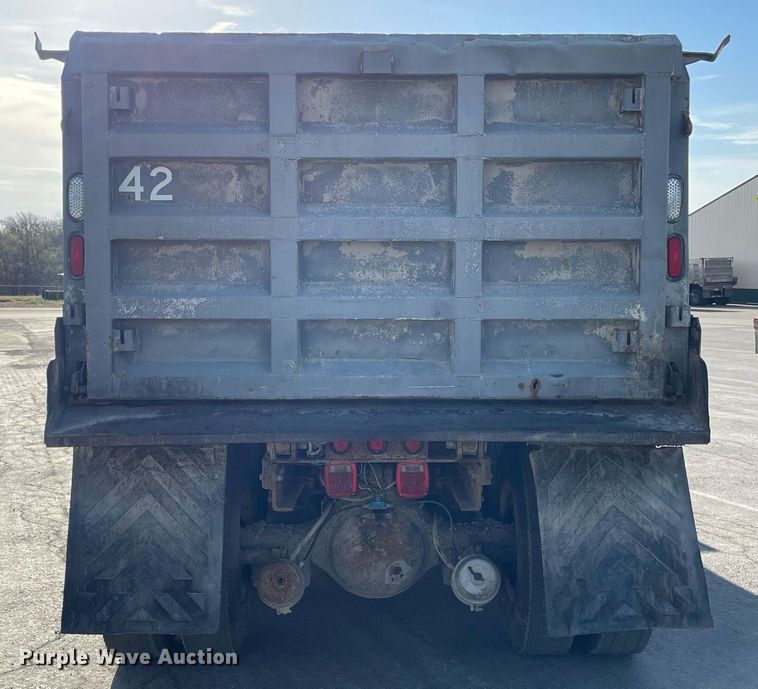 image for item MS9559 1998 International 4900  dump truck