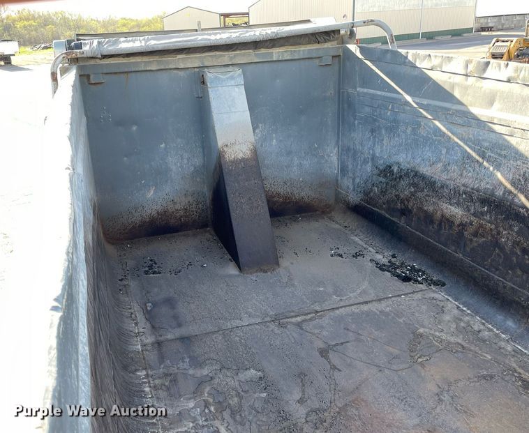 image for item MS9559 1998 International 4900  dump truck