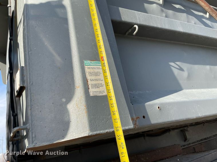 image for item MS9559 1998 International 4900  dump truck