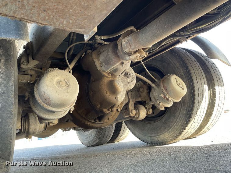 image for item MS9559 1998 International 4900  dump truck