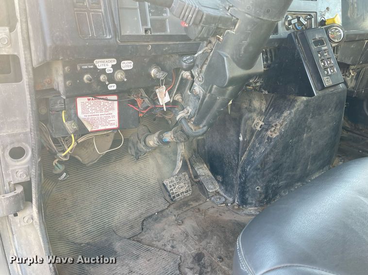 image for item MS9559 1998 International 4900  dump truck