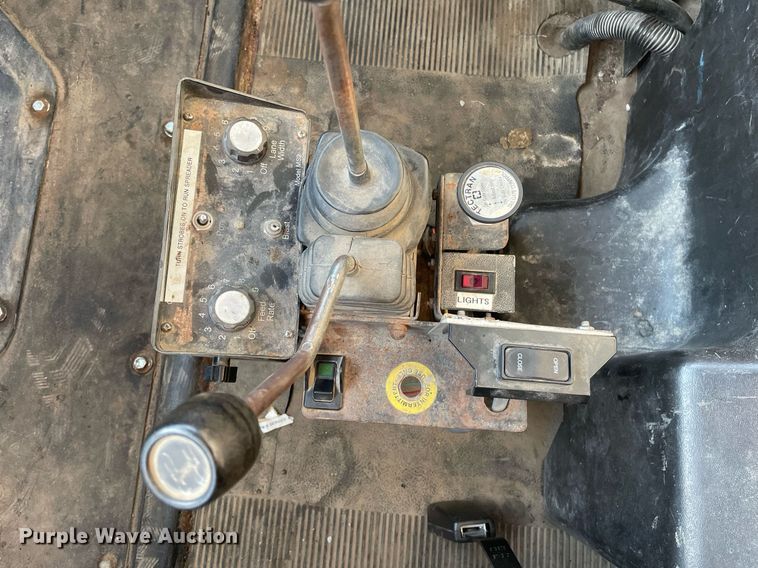 image for item MS9559 1998 International 4900  dump truck