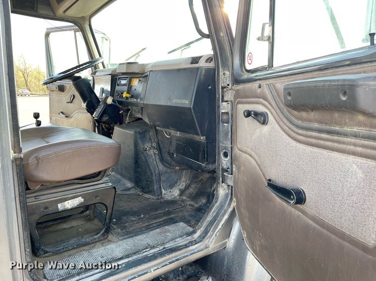 image for item MS9559 1998 International 4900  dump truck