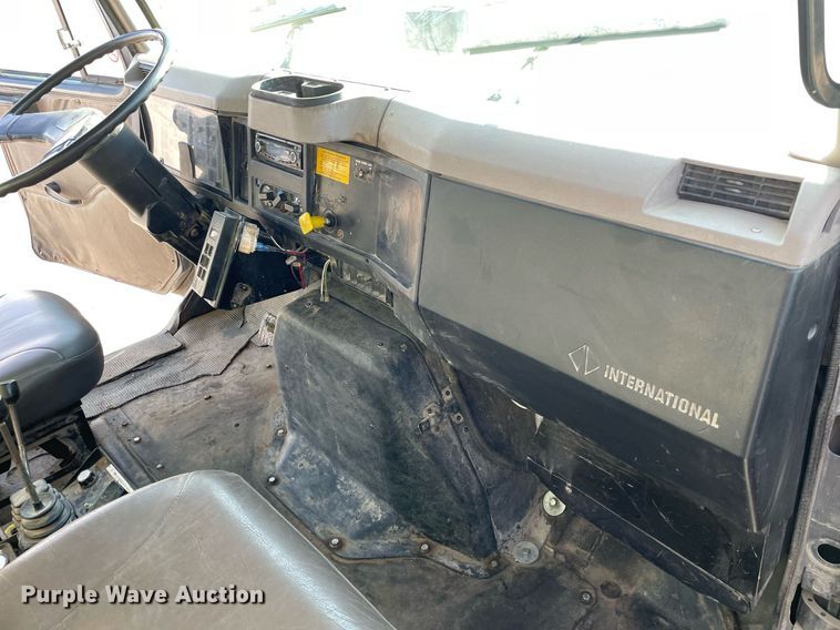 image for item MS9559 1998 International 4900  dump truck