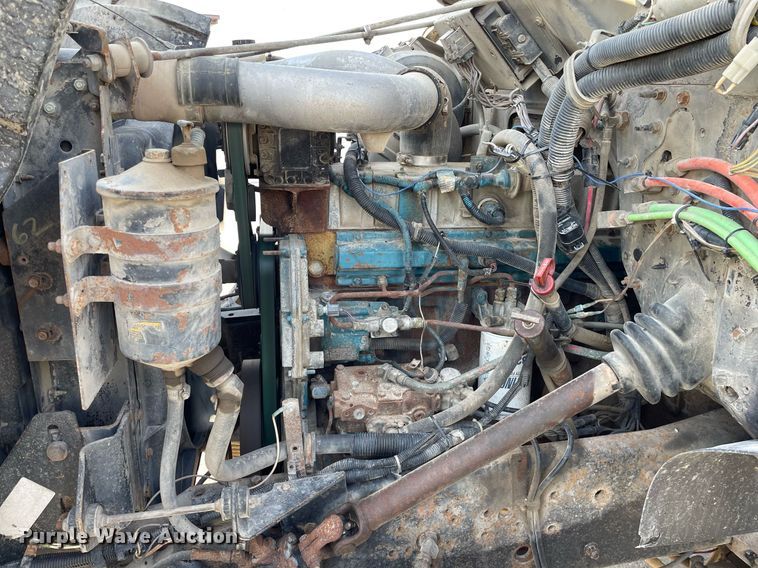 image for item MS9559 1998 International 4900  dump truck