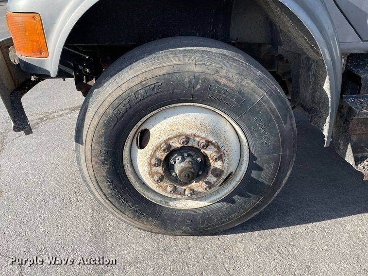 image for item MS9559 1998 International 4900  dump truck