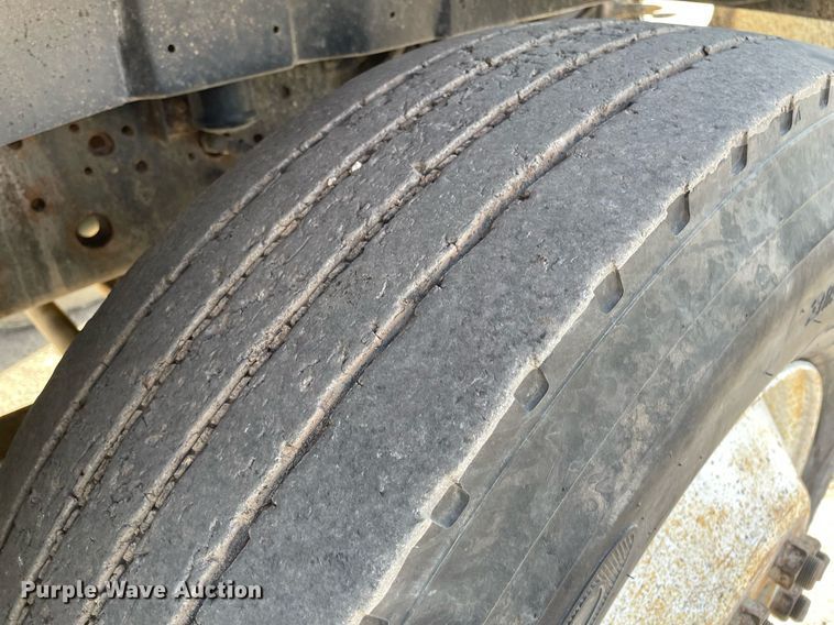 image for item MS9559 1998 International 4900  dump truck