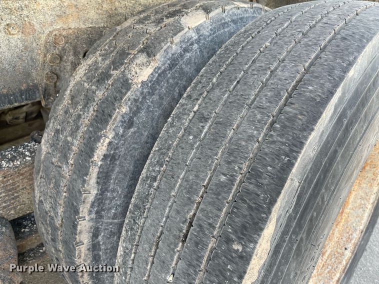 image for item MS9559 1998 International 4900  dump truck