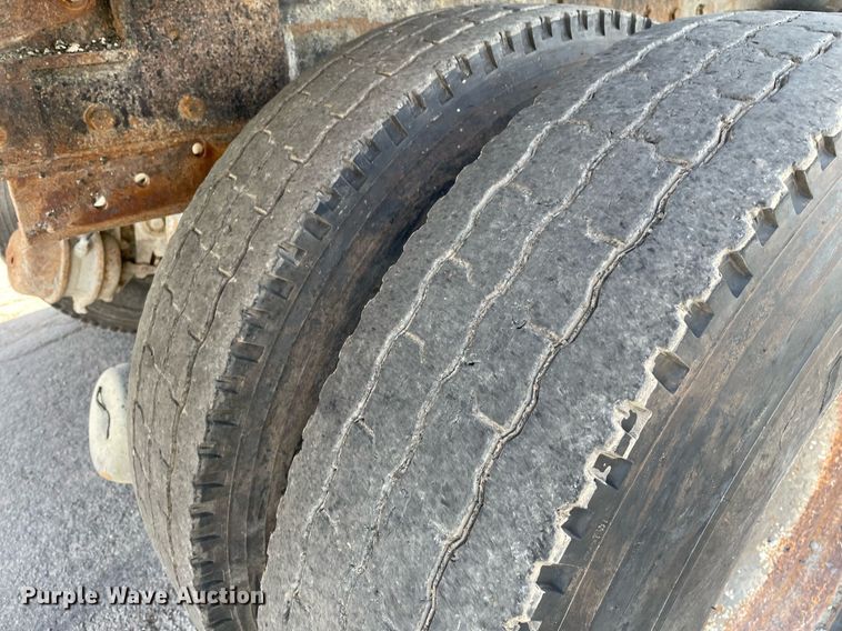 image for item MS9559 1998 International 4900  dump truck