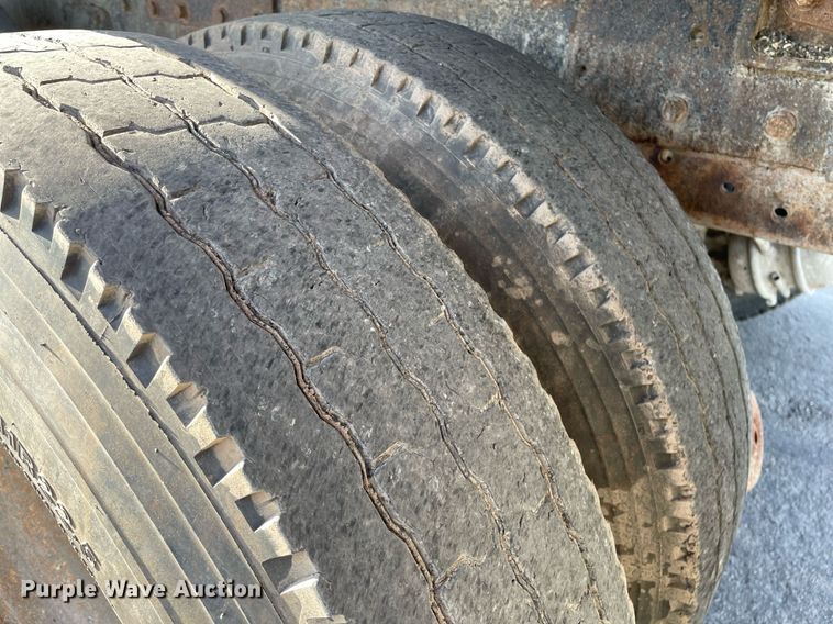 image for item MS9559 1998 International 4900  dump truck