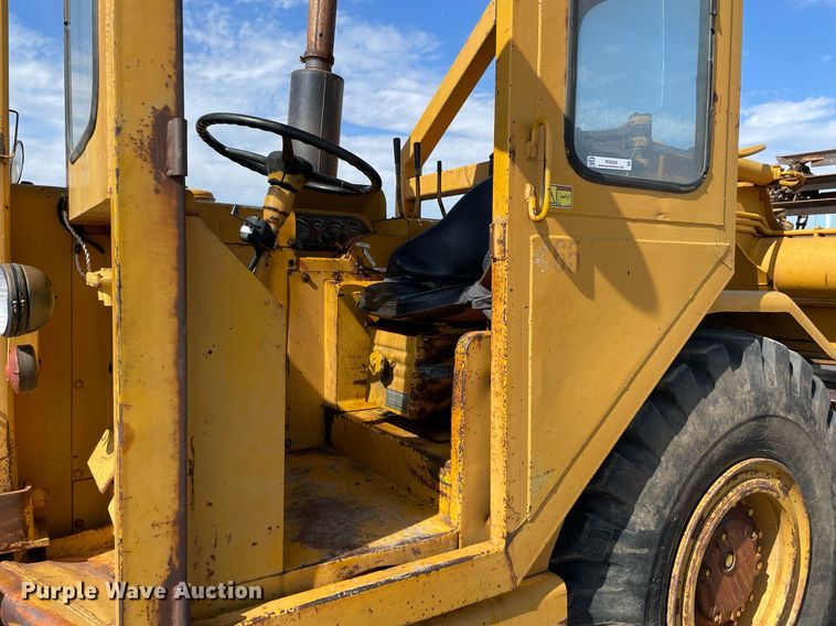 image for item MS9560 1970 Caterpillar 613  elevating scraper