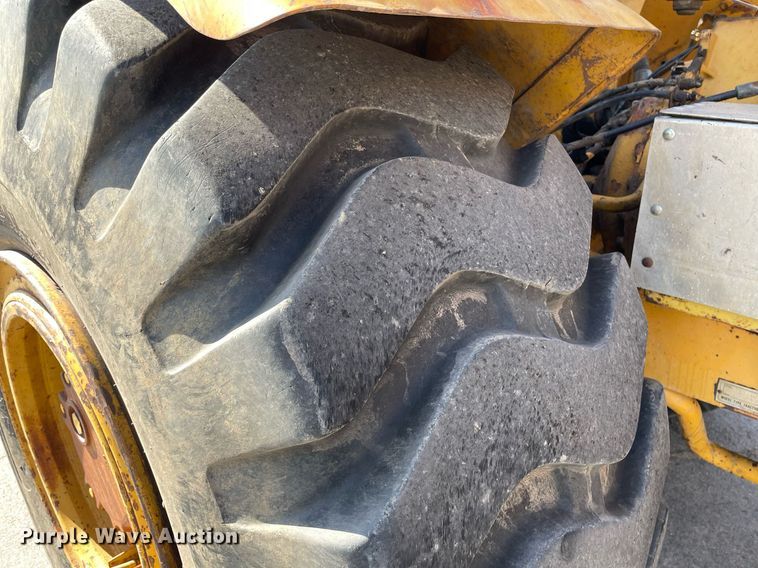 image for item MS9560 1970 Caterpillar 613  elevating scraper