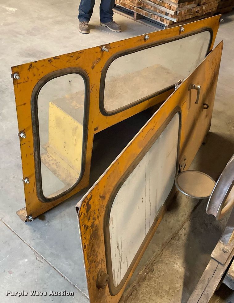 image for item MS9560 1970 Caterpillar 613  elevating scraper