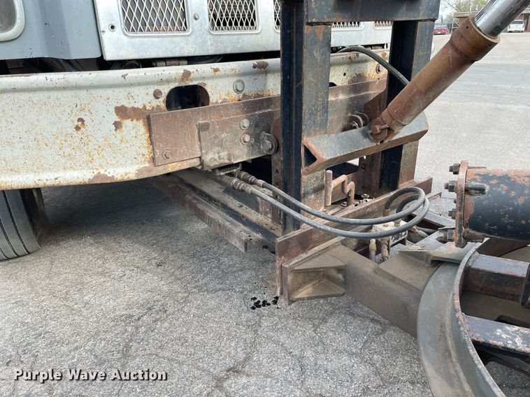 image for item MS9561 1994 International 2674  dump truck