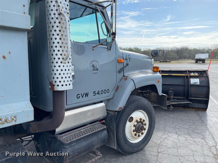 image for item MS9561 1994 International 2674  dump truck