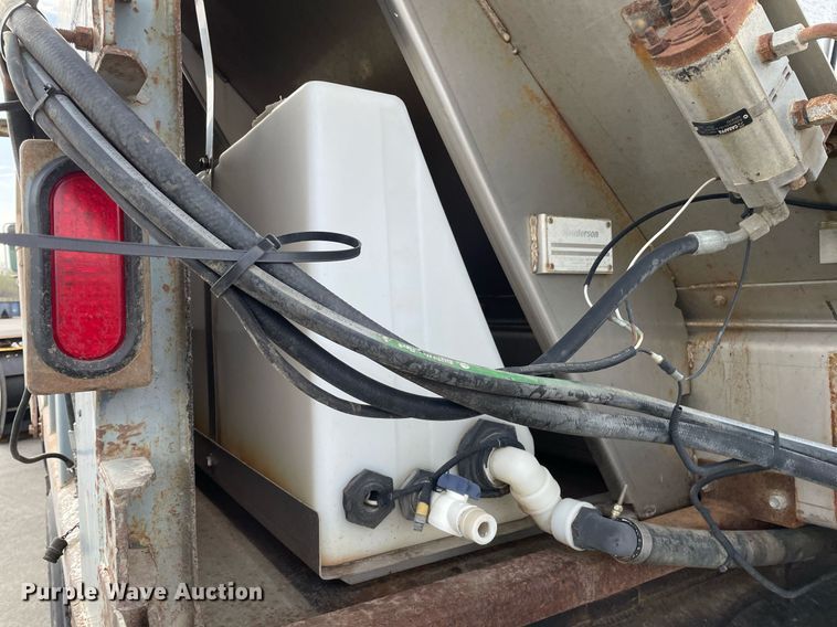 image for item MS9561 1994 International 2674  dump truck