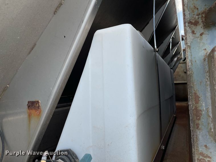 image for item MS9561 1994 International 2674  dump truck