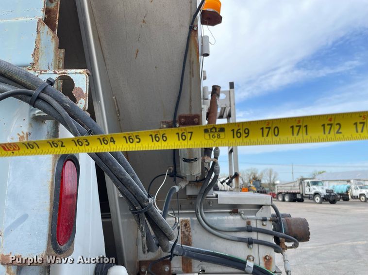 image for item MS9561 1994 International 2674  dump truck