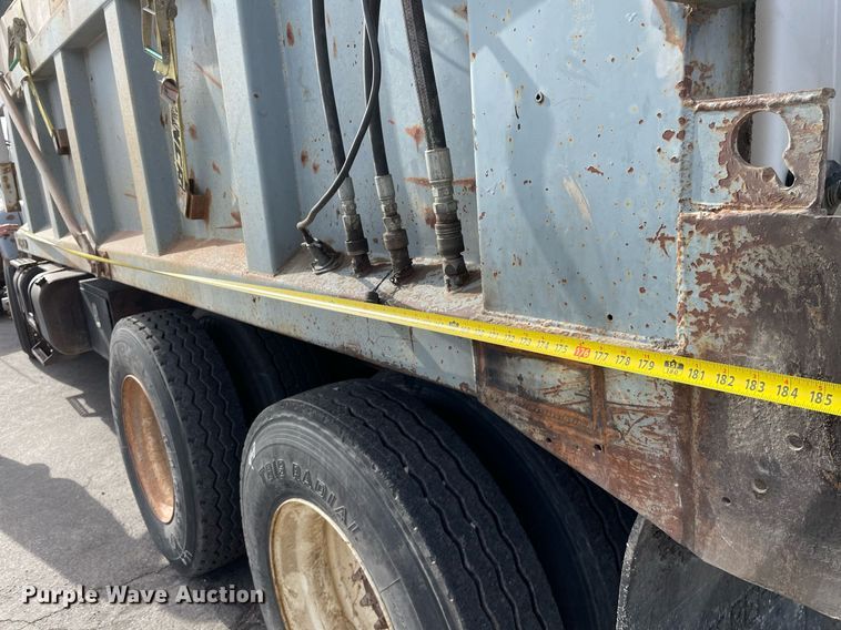 image for item MS9561 1994 International 2674  dump truck