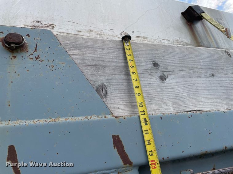 image for item MS9561 1994 International 2674  dump truck