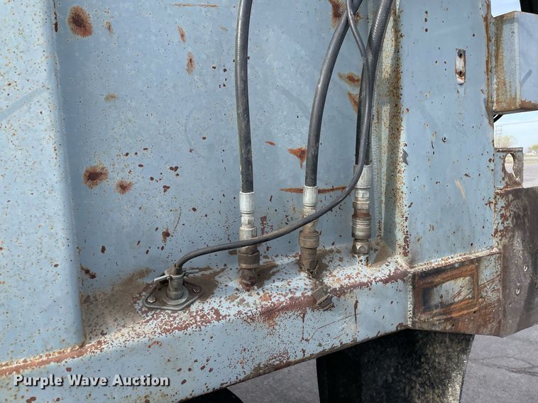 image for item MS9561 1994 International 2674  dump truck