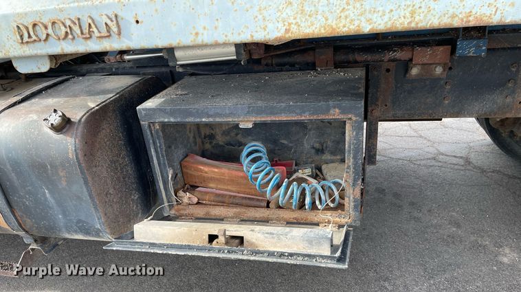 image for item MS9561 1994 International 2674  dump truck