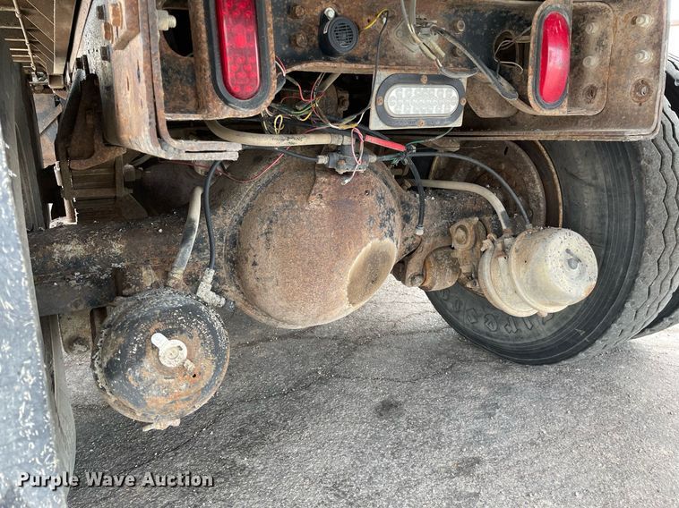 image for item MS9561 1994 International 2674  dump truck