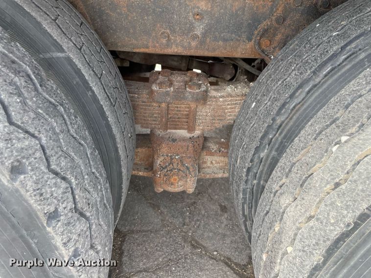 image for item MS9561 1994 International 2674  dump truck